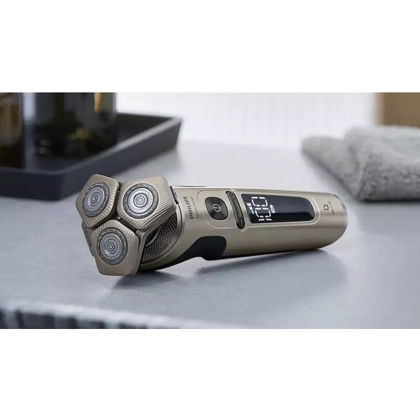 SP9883/36 Shaver S9000 Prestige Nat en droog elektrisch scheerapparaat, 9000-serie 