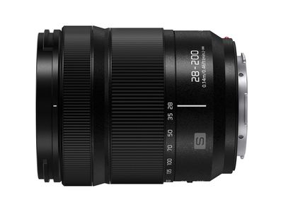 LUMIX S 28-200mm f/4.5-7.1 Macro OIS