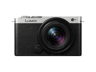 LUMIX S9 Black / Silver + S 18-40mm f/4.5-6.3