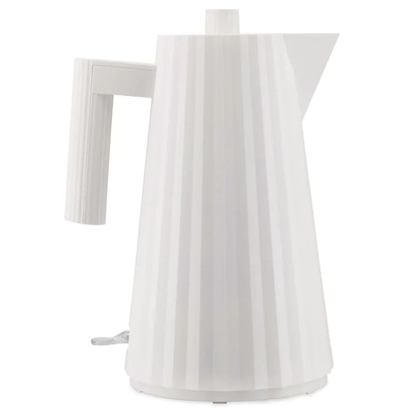 Plissé Electric kettle in  thermoplastic resin, white. English plug. 2400W 