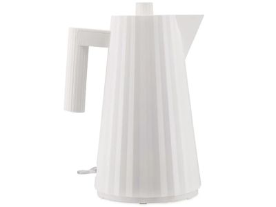 Plissé Electric kettle in  thermoplastic resin, white. US plug. 1500W