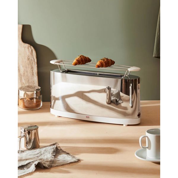 Toaster with bun warmer in 18/10 stainless steel mirror polished and PC, white. Suisse plug. 