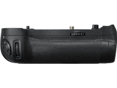MB-D18 BatteryGrip For D850