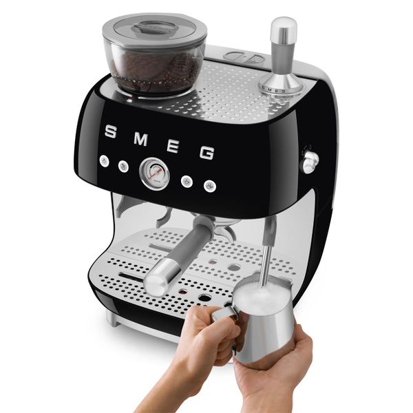 Smeg Espresso koffiemachine met geïntegreerde molen - zwart