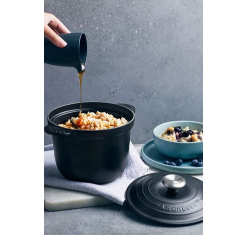 Cocotte Every en fonte émaillée avec couvercle intérieur en céramique 18cm 2l Noir Mat  Le Creuset