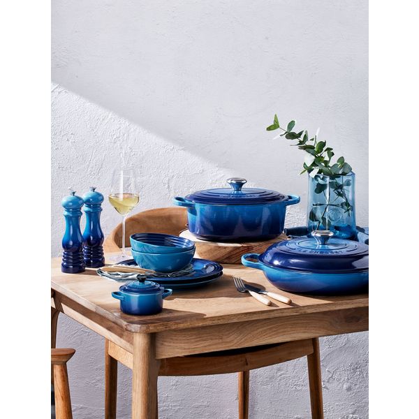 Le Creuset Stoofpan Rond in Geëmailleerd Gietijzer Azure 22cm 3,3l