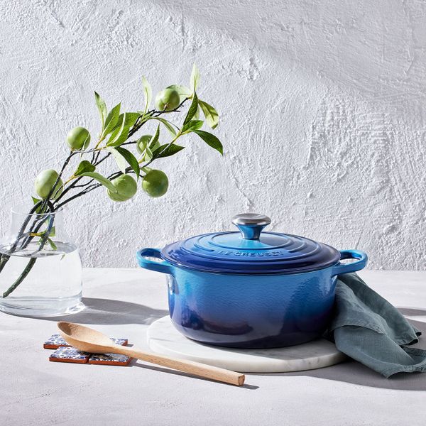 Le Creuset Stoofpan Rond in Geëmailleerd Gietijzer Azure 22cm 3,3l