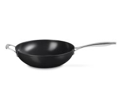 Essential Non-Stick Ceramic Wok met Hulphandvat 30cm 4,7l Zwart Le Creuset