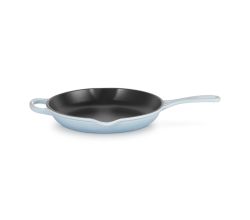 Signature Collection Skillet Rond in Geëmailleerd Gietijzer 26cm Coastal Blue Le Creuset