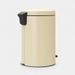 Brabantia newIcon pedaalemmer 20 liter met kunststof binnenemmer Almond