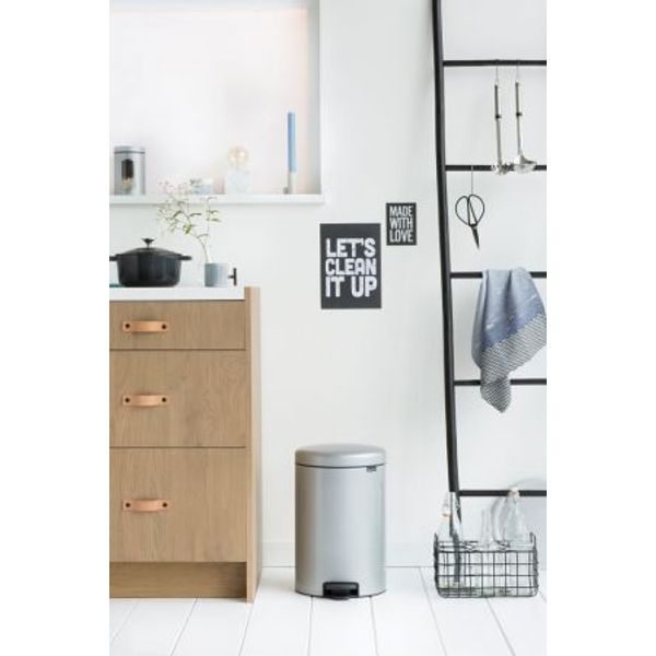 Brabantia newIcon pedaalemmer 20 liter met kunststof binnenemmer Metallic Grey