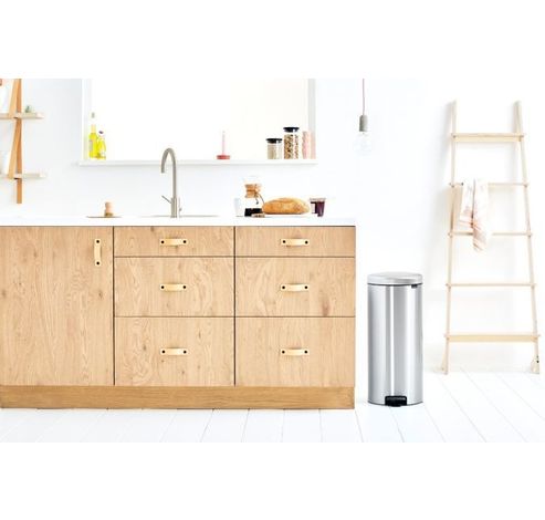 newIcon poubelle à pédale 30 litres avec seau intérieur synthétique Matt Steel  Brabantia