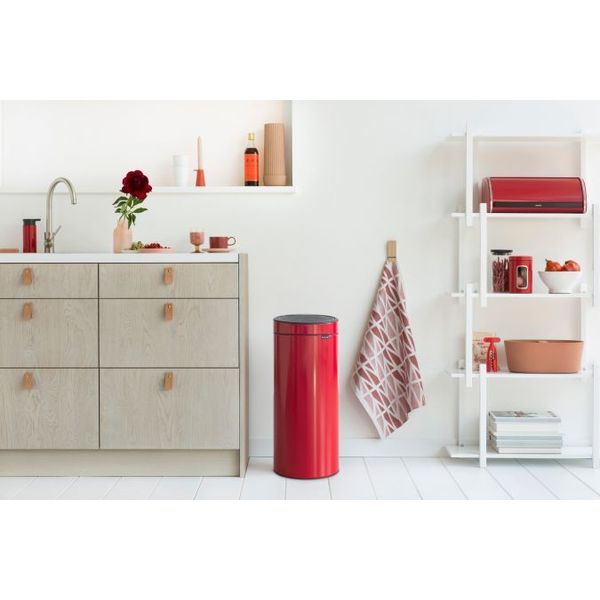 Brabantia Touch Bin afvalemmer 30 liter met kunststof binnenemmer Passion Red