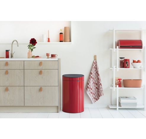 Touch Bin afvalemmer 40 liter met kunststof binnenemmer Passion Red  Brabantia