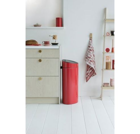 Touch Bin afvalemmer 40 liter met kunststof binnenemmer Passion Red  Brabantia