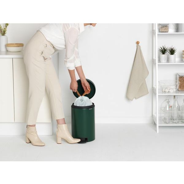 Brabantia newIcon pedaalemmer 12 liter met kunststof binnenemmer Pine Green