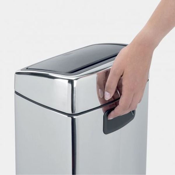 Brabantia Touch Bin wandafvalemmer 10 liter met kunststof binnenemmer Brilliant Steel