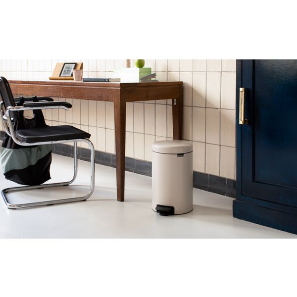 Brabantia NewIcon pedaalemmer 12 liter met kunststof binnenemmer Soft Beige