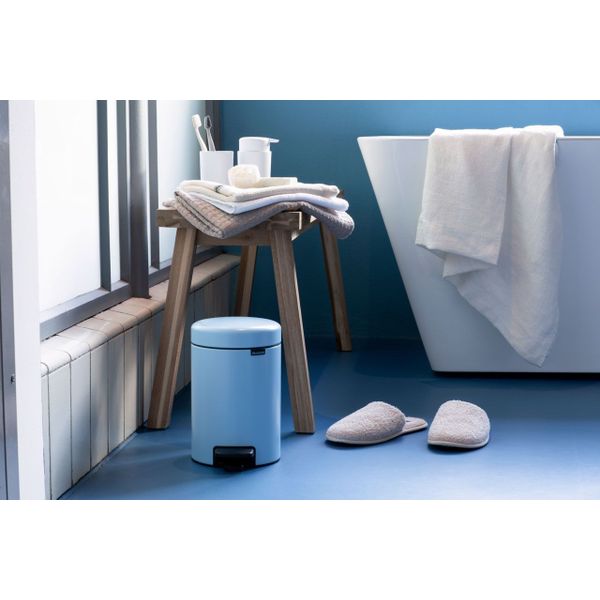 Brabantia NewIcon pedaalemmer 3 liter met kunststof binnenemmer Dreamy Blue