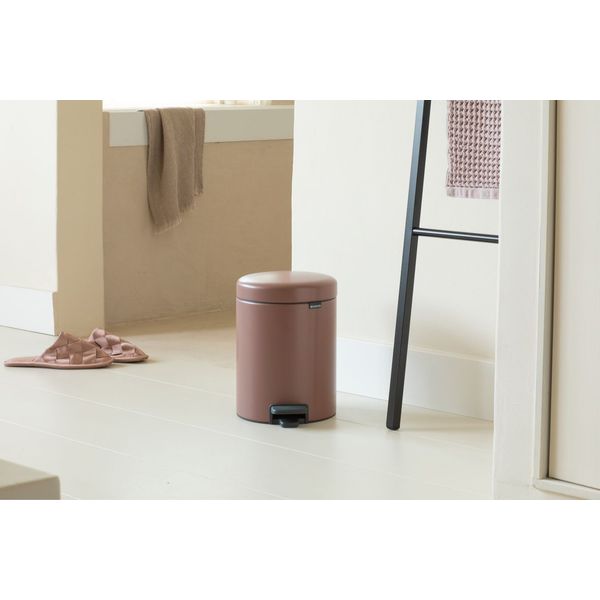 Brabantia NewIcon pedaalemmer 5 liter met kunststof binnenemmer Satin Taupe