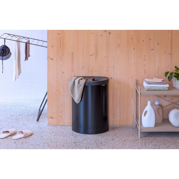 Brabantia Wasbox 55 liter met kunststof deksel Matt Black / Dark Grey