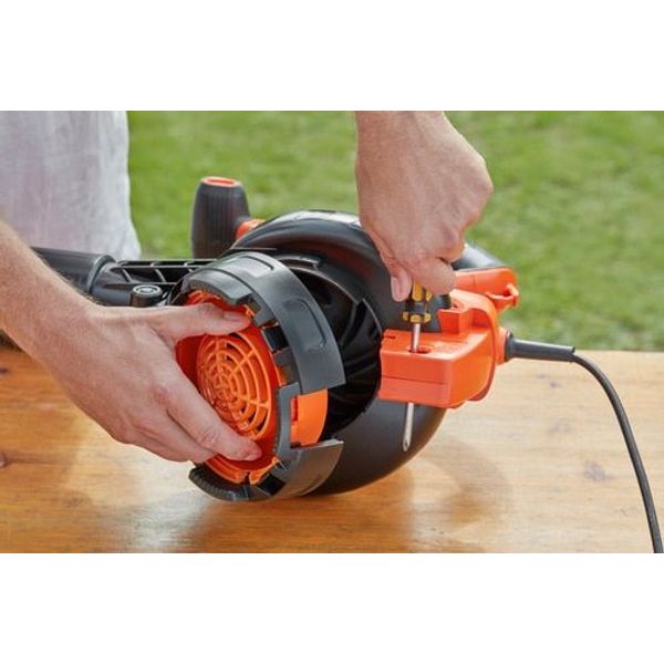 Black & Decker 3000W 3IN1 bladblazer met ruggedragen opvangzak