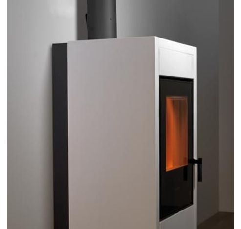 E228 C bianco grigio con bocchetta frontale rear flue outlet  Piazzetta