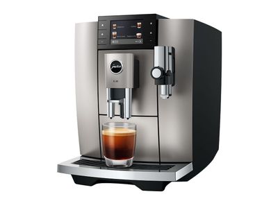 <ul class='list-attrs-tooltip'><li>Type espressomachine: Espresso</li><li>Inhoud waterreservoir: 1,90 Liter</li><li>Functie voor melk opschuimen: Functie voor melk opschuimen</li><li>Pompdruk: 15 bar</li><li>Kleur: Zilver</li><li>Vermogen: 1.450 W</li></ul> E8 Midnight Silver ED