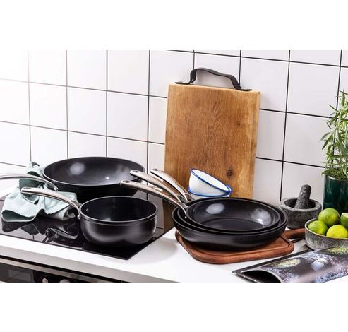 Superior Ceramic Wok 30cm  BK 