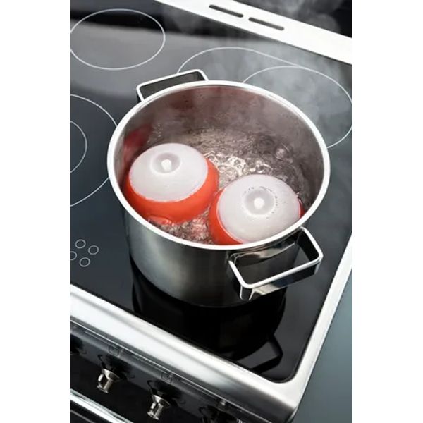 Set van 2 eierkokers uit silicone voor magnetron of au-bain-marie rood - vierkant en cilinder 