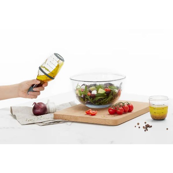 vinaigrette shaker uit silicone en Tritan groen 180ml 