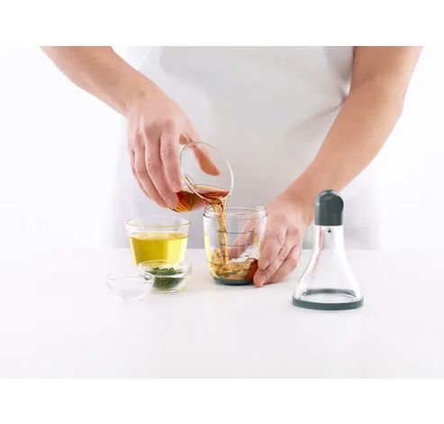 shaker à vinaigrette en silicone et Tritan vert 180ml  Lékué