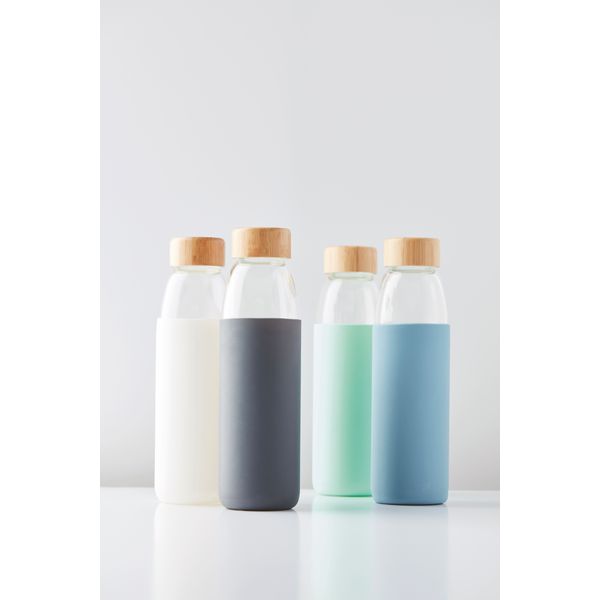 Point-Virgule Glazen fles met silicone sleeve mist blauw 580ml