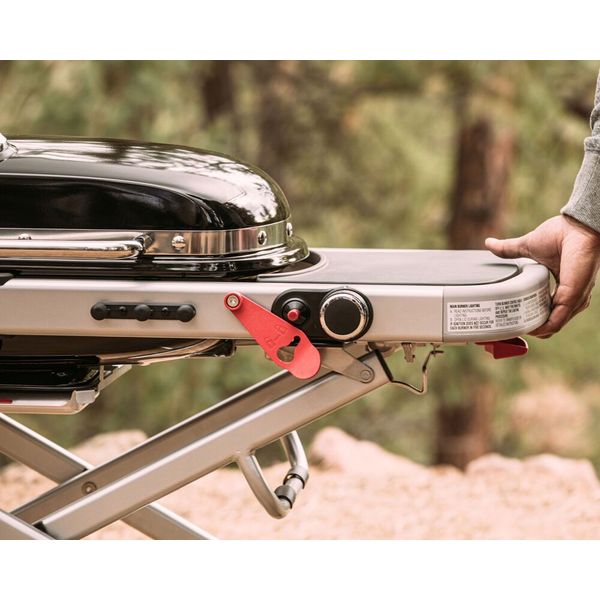 Weber Traveler-gasbarbecue Stealth-editie