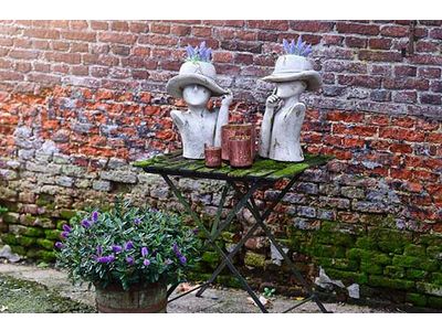 Beeld Planter Lovely Lady Greige 23x28xh 42cm Langwerpig Magnesium
