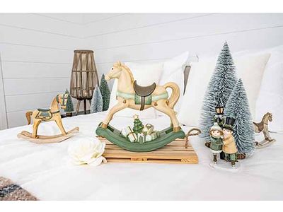 Ornament Boy-girl Skating Groen 12,8x9,2 Xh21,2cm Polyresin