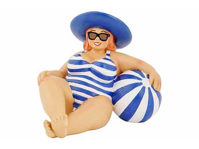 Dame Lying On Beatch Wit Blauw 18x15xh13 Cm Polyresin