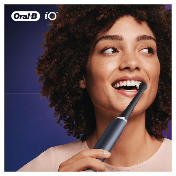 Oral-B iO Ultimate Clean Opzetborstels Zwart 4 Stuks