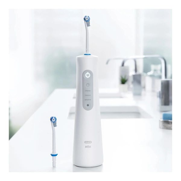 Aquacare 6 Pro-Expert Monddouche Oral-B