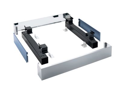 UG6163                               D