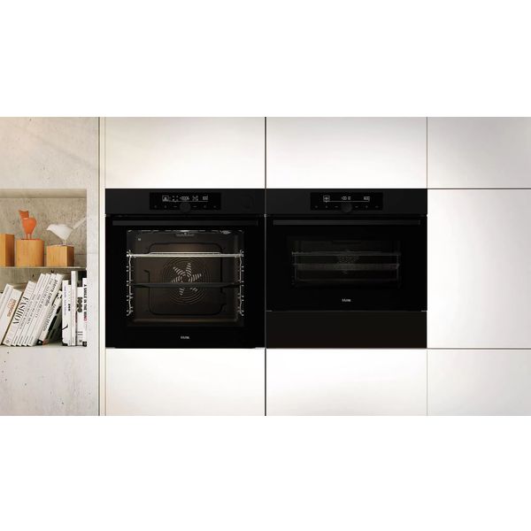 OS916MZ Four multifonctionnel SteamAssist, niche 60 cm 