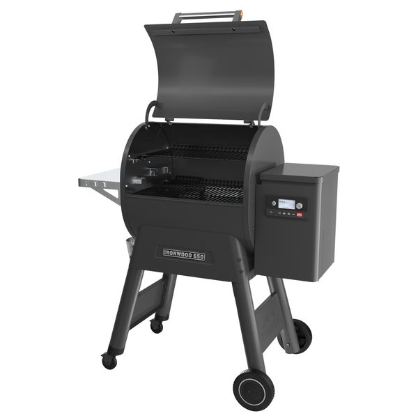 Traeger Ironwood 650 met D2 contoller