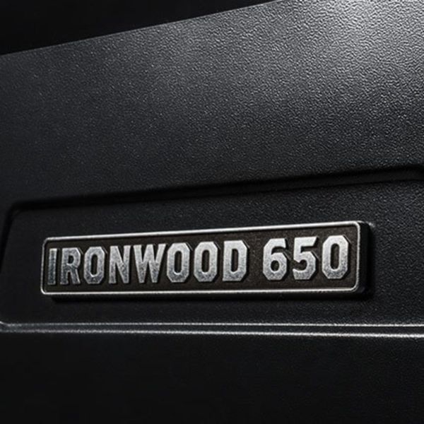 Traeger Ironwood 650 met D2 contoller