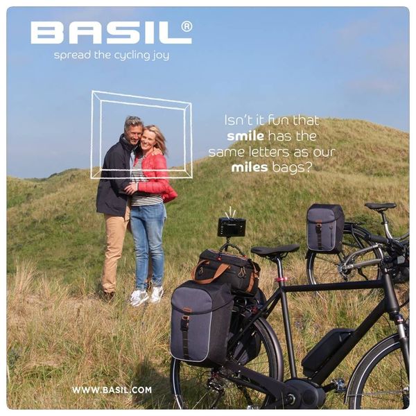 Basil Miles - fietsrugzak - 17 liter - zwart/grijs