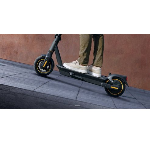 Kickscooter Max G2E Powered by Segway - E-step - Actieradius: 70km - Snelheid: 25km/h   Segway-Ninebot