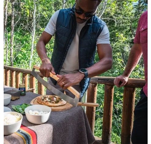 Pizza snijblad uit roestvrijstaal en bamboo  Solo Stove