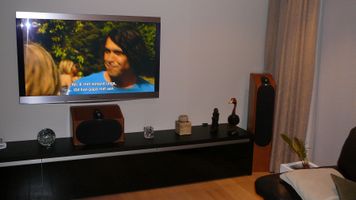 Panasonic 165 cm plasma scherm, B&W cdm speaker set, Yamaha Avantage Home cinema set.