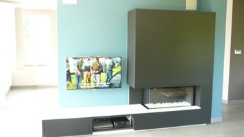 Panasonic Led tv, Marantz MCR dvd-stereo set, B&W inbouwluidsprekers.